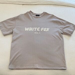 White fox Offstage oversized tee! Size S/M! Grey, moon color!